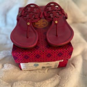 GREAT CONDITION TORY BURCH MILLER SANDALS FUSCHIA